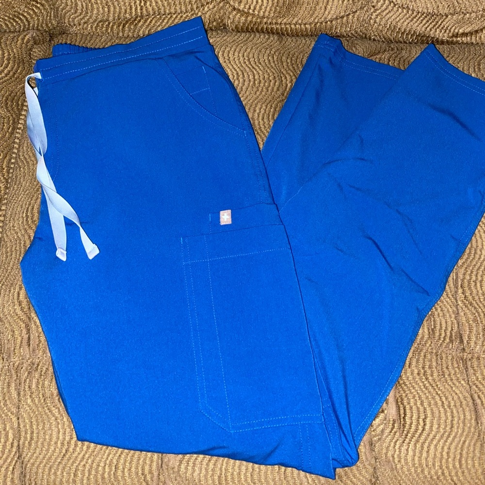 Figs royal blue women’s Yola skinny scrub pants